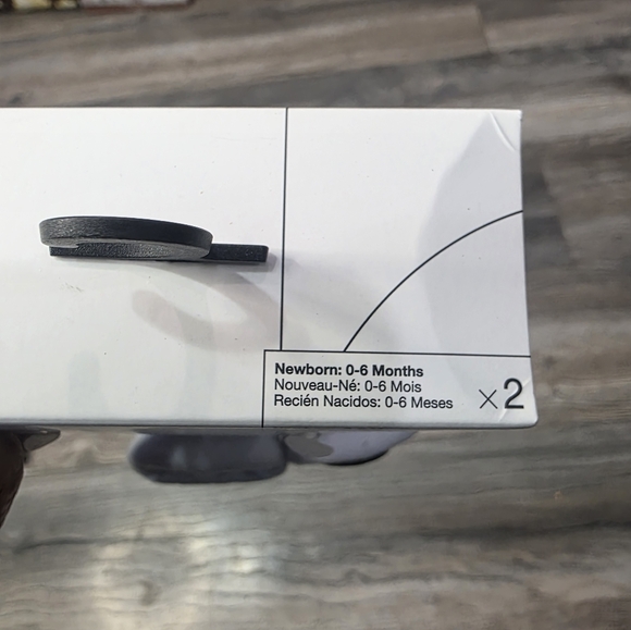 Jordan Baby Booties Black and Gold 0-6 Months NWT - Picture 4 of 4